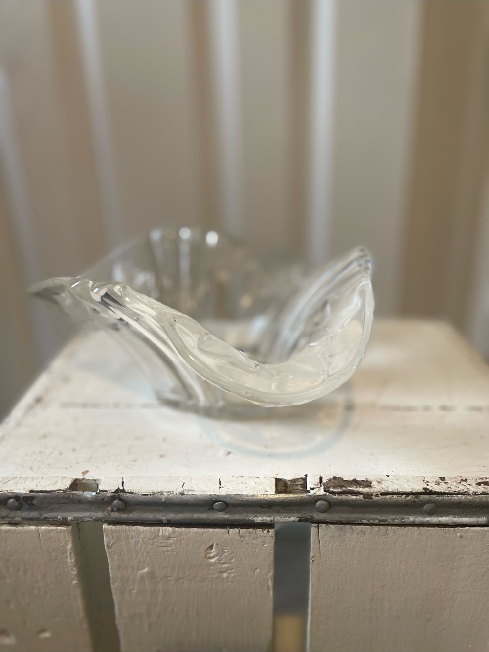 Vintage Mikasa Crystal Centerpiece Bowl in "Parisian Ivy" - Picture 4 of 5